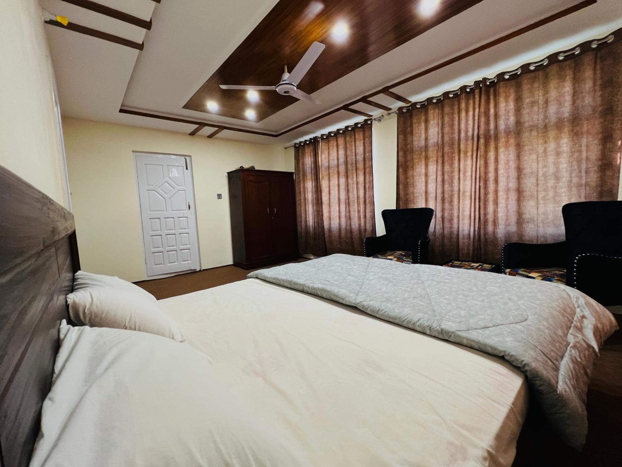 Taaj Residence สการ์ดู ภายนอก รูปภาพ